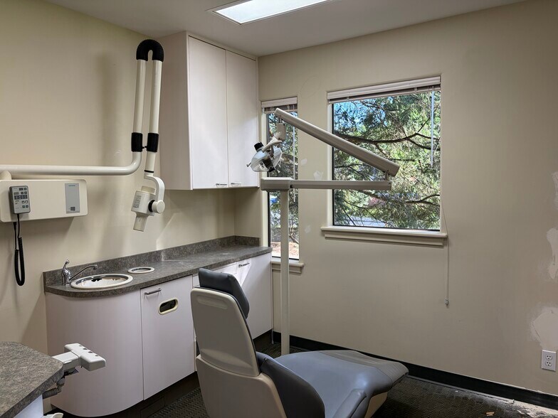 More Photos Of 1515 N 200th St, Seattle Medical For Lease