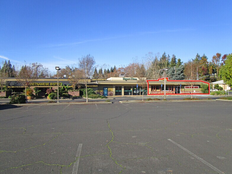 More Photos Of 1202-1220 W Steele Ln, Santa Rosa Storefront For Sale