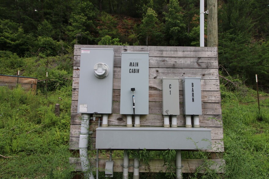 More Photos Of 11251 Highway 90, Parkers Lake Hotel For Sale