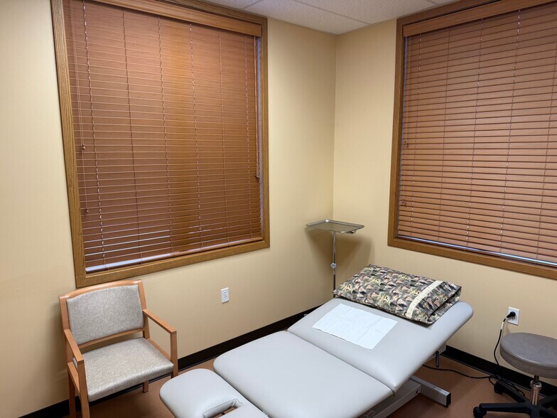 More Photos Of 1550 Watertower Pl, East Lansing Medical For Sale