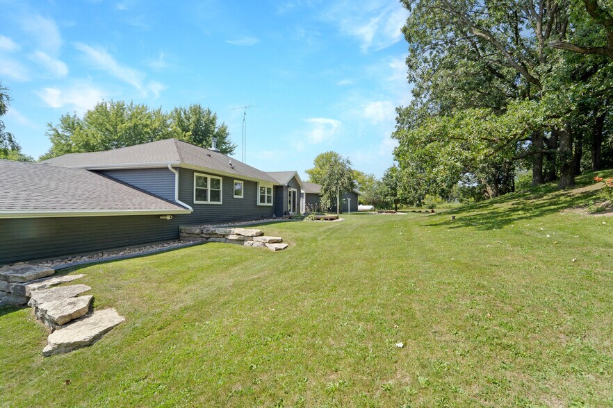 More Photos Of W12203 Highway 23, Ripon Auto Repair For Sale