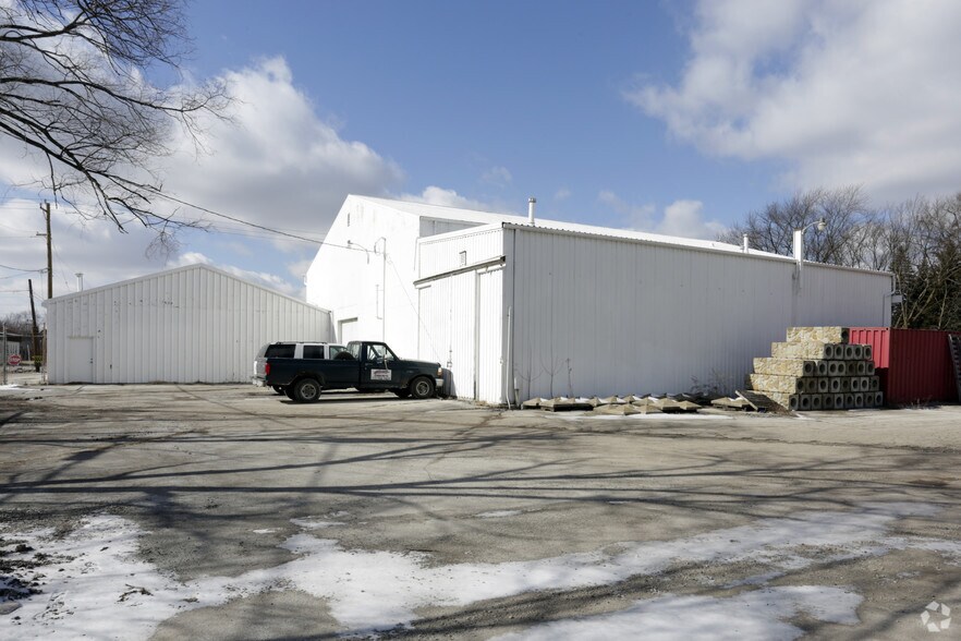 More Photos Of 3645 Union Ave, Steger Warehouse For Sale