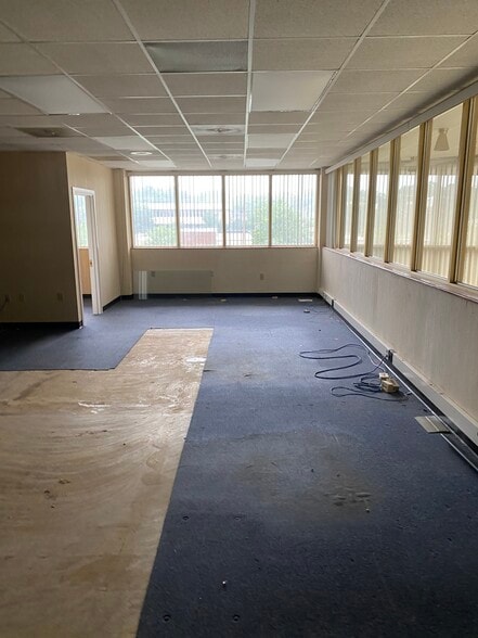 More Photos Of 612 N Queen St, Kinston Office For Lease