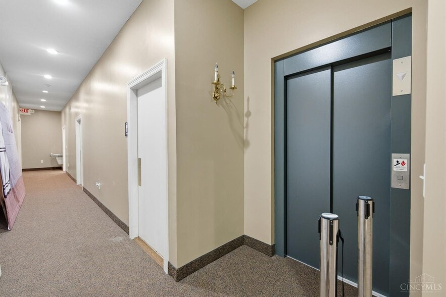 More Photos Of 810 N Broadway St, Lebanon Religious Facility For Sale