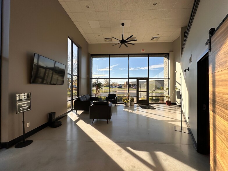 More Photos Of 9114 Technology Ln, Fishers Loft Creative Space For Sale