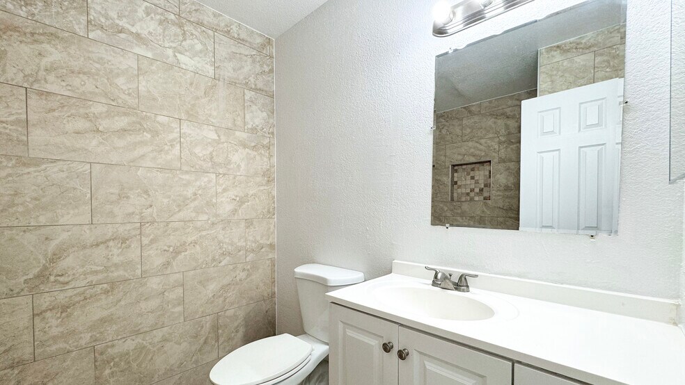 More Photos Of 8939 N 8th St, Phoenix Apartments For Sale
