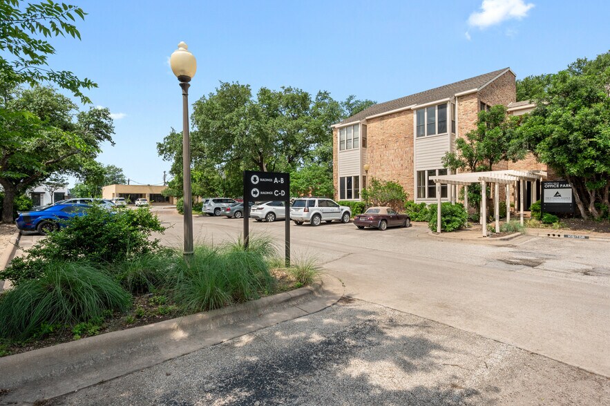 More Photos Of 3624 North Hills Dr, Austin Medical For Sale