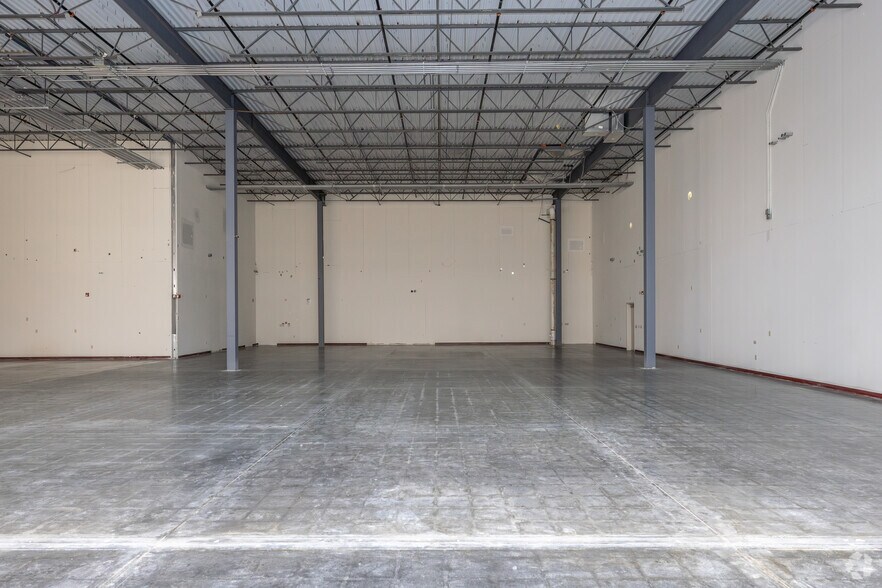 More Photos Of 3030 Lexington Ave S, Eagan Light Manufacturing For Lease