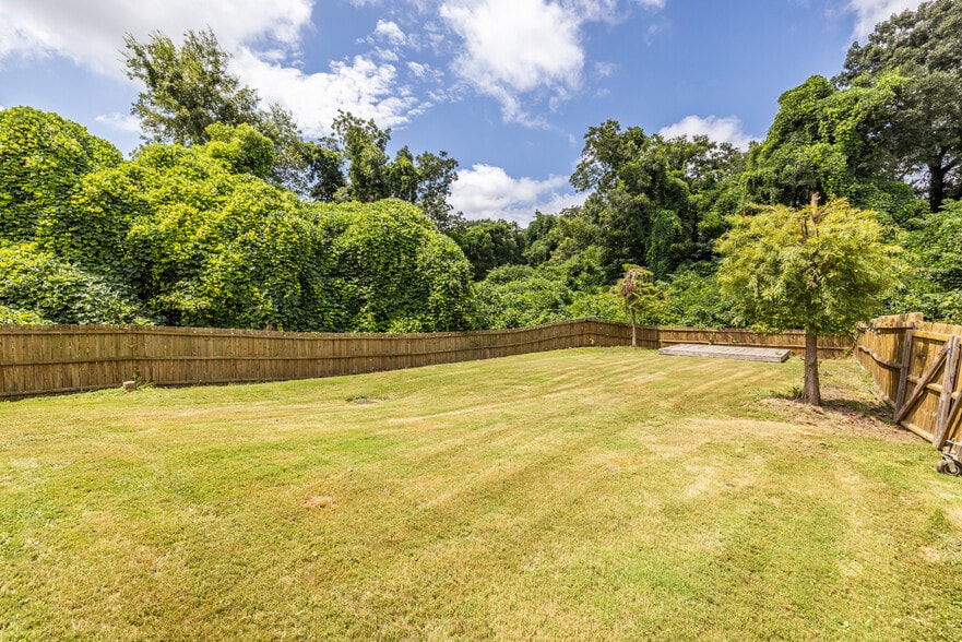 More Photos Of 1651 Pryor Rd SW, Atlanta Loft Creative Space For Sale