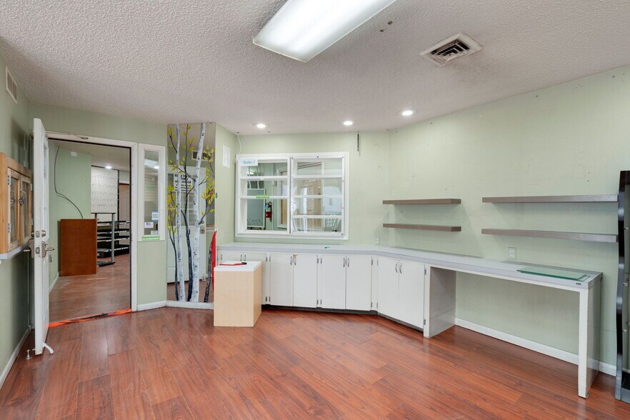 More Photos Of 2515 7th Ave, Garden City Warehouse For Lease