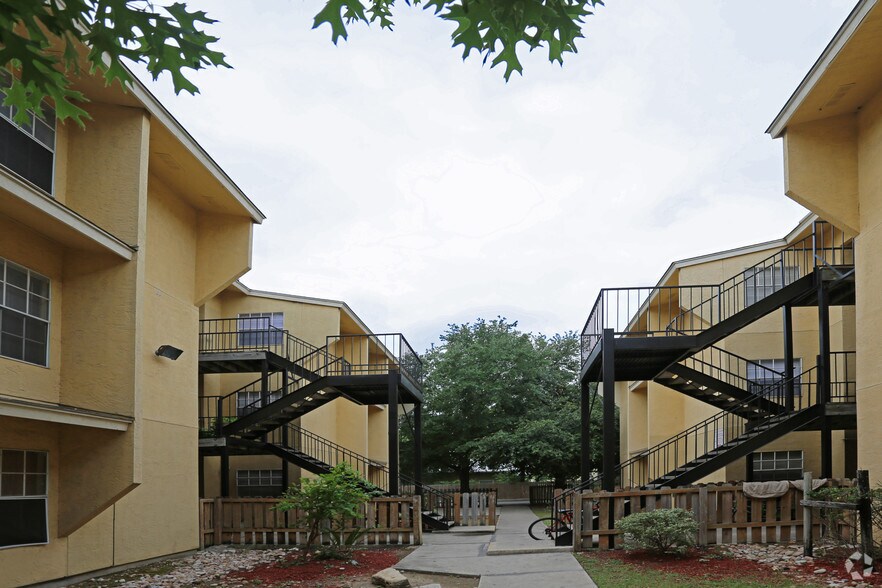 More Photos Of 737 W Mayfield Blvd, San Antonio Apartments For Sale