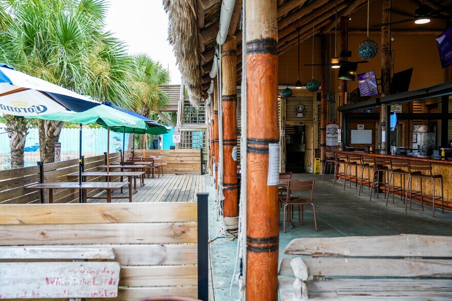 More Photos Of 36 W Pine Ave, Eastpoint Restaurant For Sale