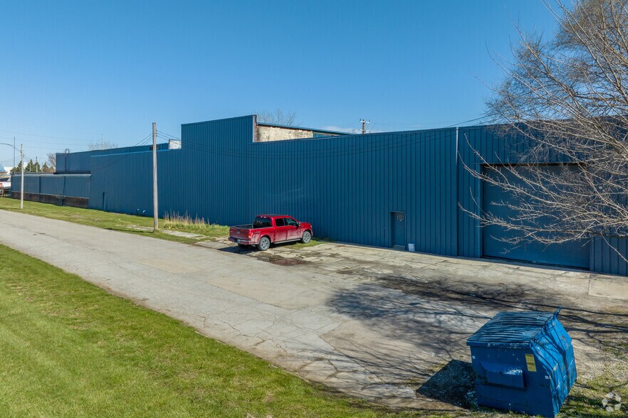 More Photos Of 834-932 Clairpointe Ave, Detroit Manufacturing For Sale