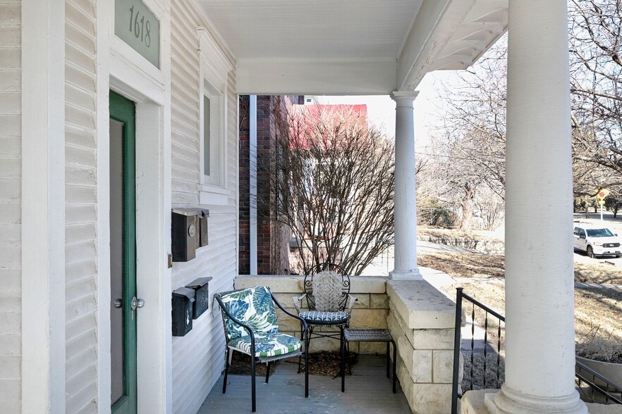 More Photos Of 1618 S 32nd Ave, Omaha Apartments For Sale