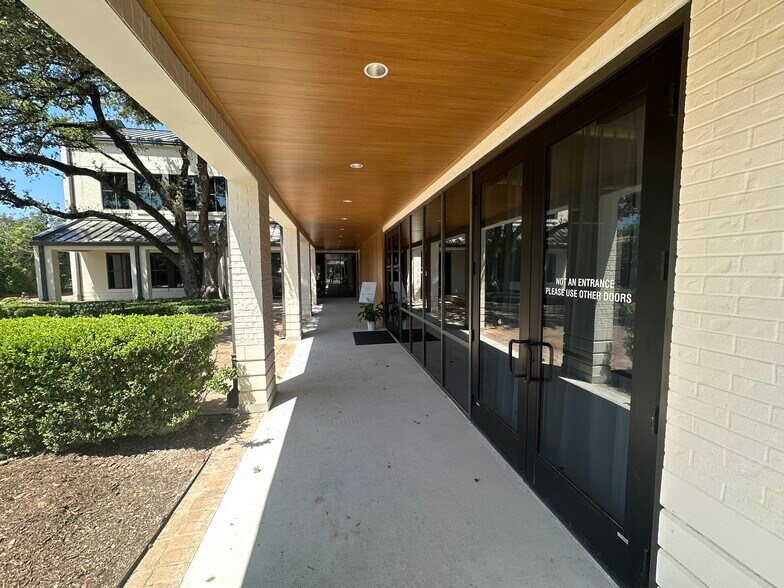More Photos Of 3811 Bee Caves Rd, Austin Medical For Lease