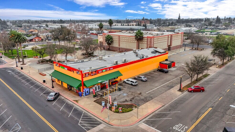 More Photos Of 217 S L St, Dinuba Freestanding For Sale