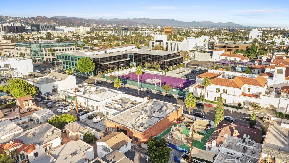More Photos Of 165-171 S Robertson Blvd, Beverly Hills Storefront For Lease