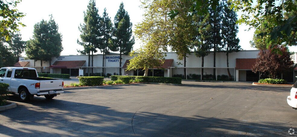 More Photos Of 1318-1320 W 9th St, Upland Light Distribution For Lease