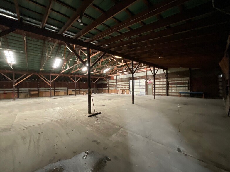 More Photos Of 617 Ley Rd, Fort Wayne Warehouse For Sale