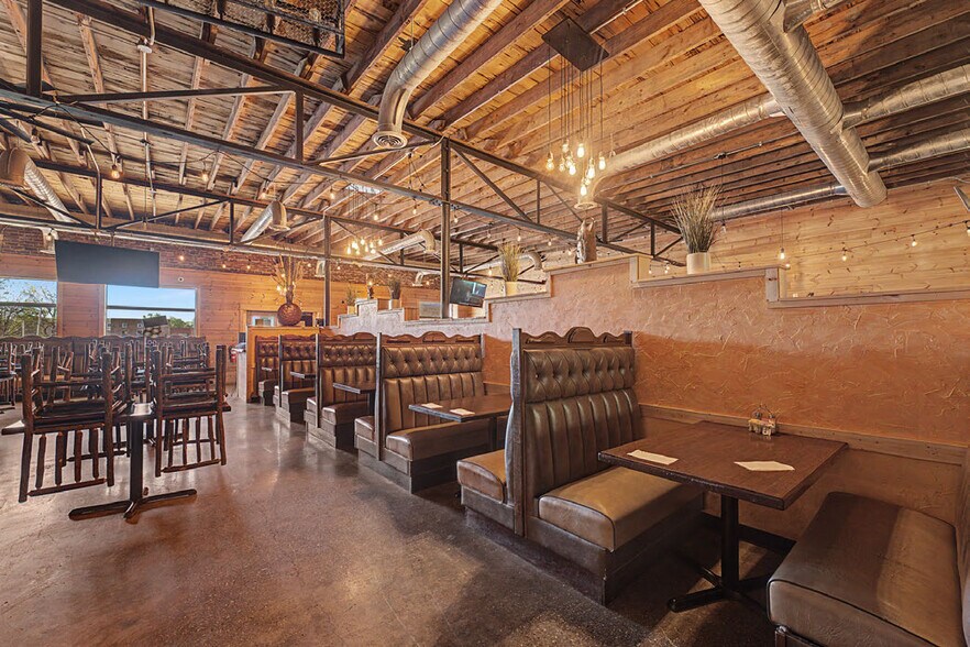 More Photos Of 111 W Bean St, Lincoln General Retail For Sale