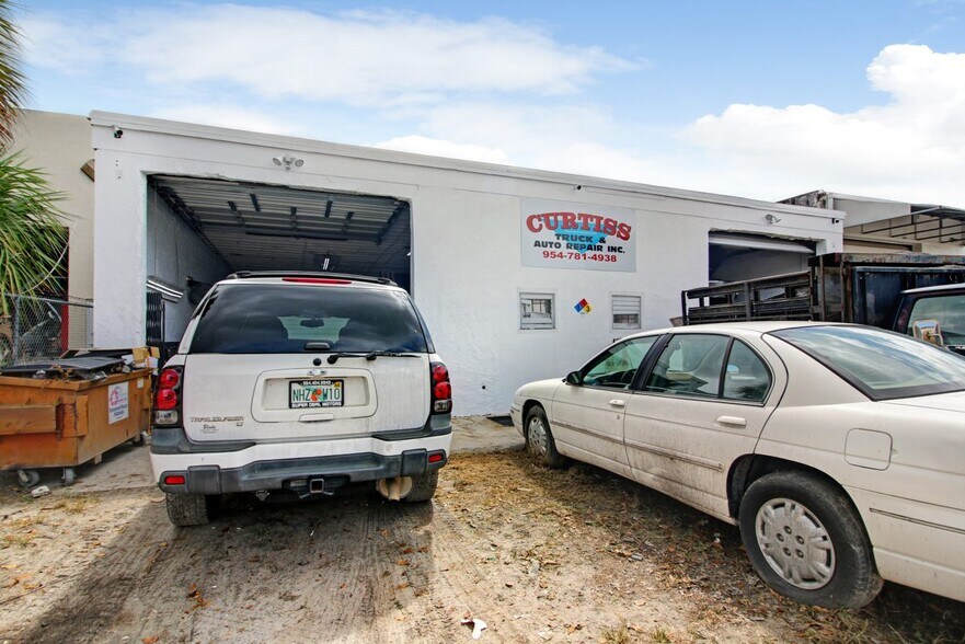 More Photos Of 313 SW 13th Ave, Pompano Beach Service For Lease
