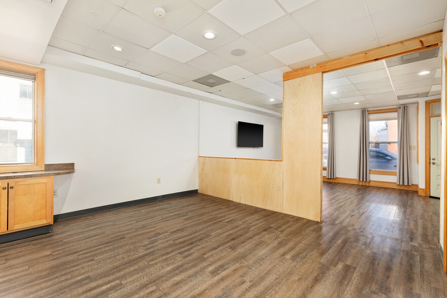 More Photos Of 238 E King St, Strasburg Storefront For Sale