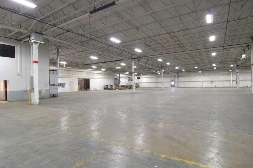 More Photos Of 300 Growth Pky, Angola Warehouse For Lease