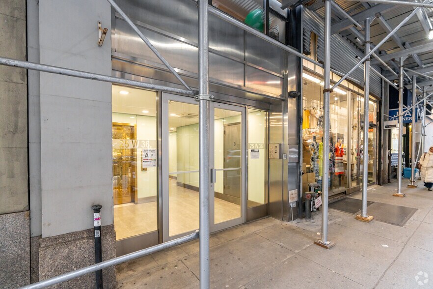 More Photos Of 25 W 36th St, New York Office For Lease