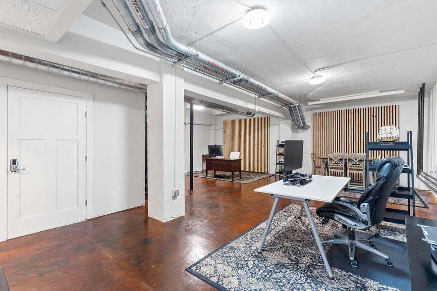 More Photos Of 324 Park Central W, Springfield Office For Lease