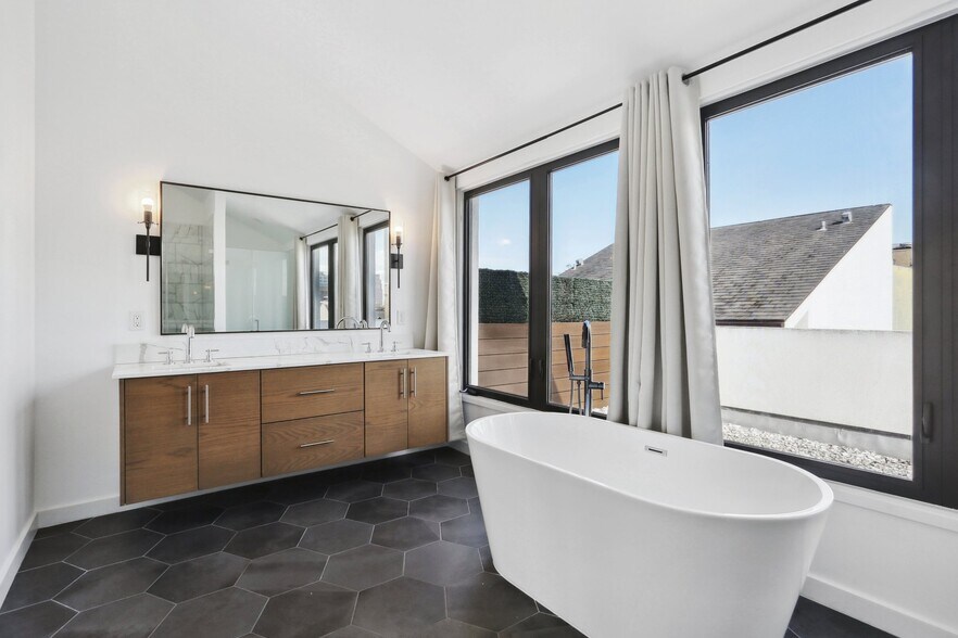 More Photos Of 618 N Rampart St, New Orleans Apartments For Sale