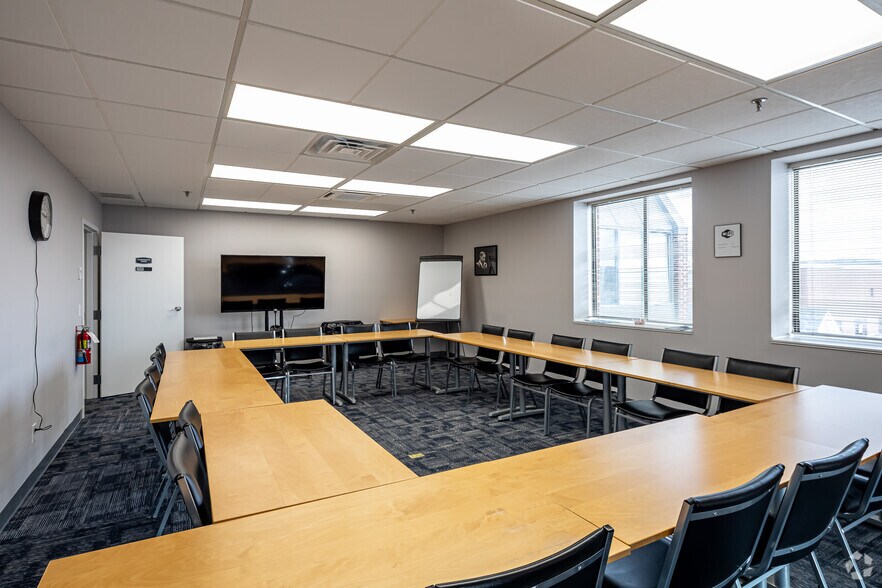 More Photos Of 62 Washington St, Middletown Office For Lease