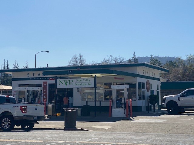 More Photos Of 1136-1154 Main St, Saint Helena Storefront For Lease