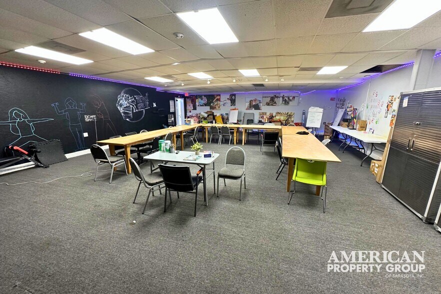 More Photos Of 2924-2926 Hyde Park St, Sarasota Office For Sale