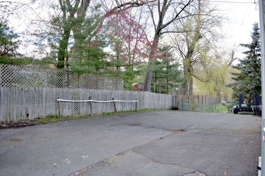 More Photos Of 79 Ramapo Rd, Garnerville Storefront Retail Office For Lease