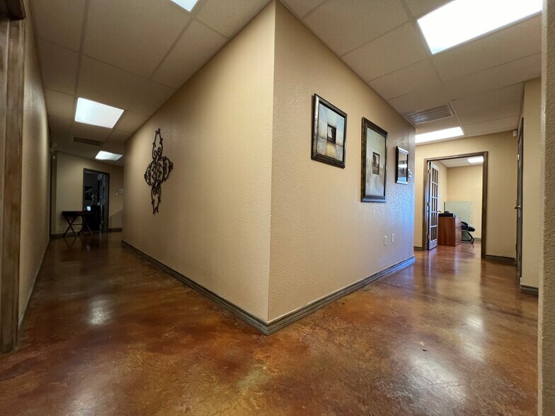 More Photos Of 2281 N Masch Branch Rd, Denton Office For Lease