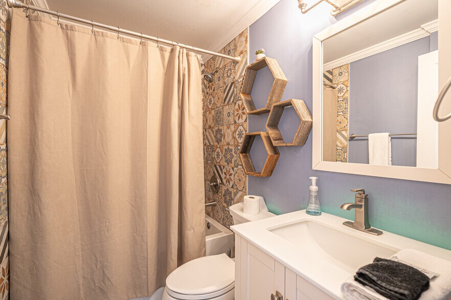More Photos Of 522 E Bolton St, Savannah Apartments For Sale