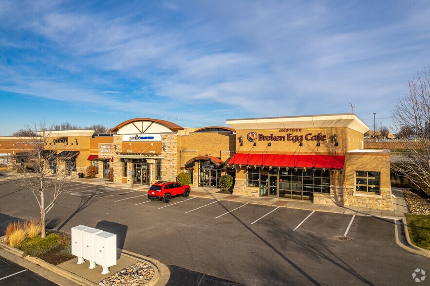 Primary Photo Of 13366-13386 Metcalf Ave, Overland Park General Retail For Lease