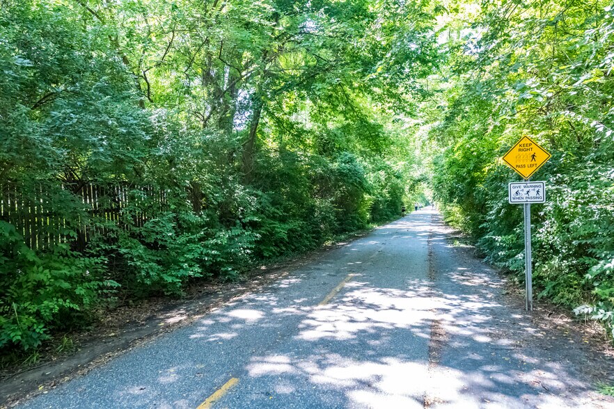 More Photos Of 4535 Avondale St, Bethesda Apartments For Sale