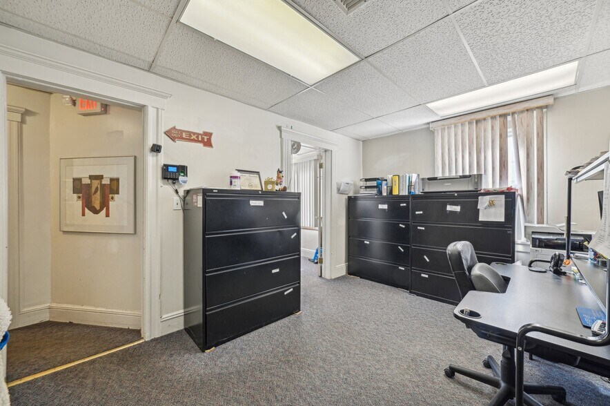 More Photos Of 188 Newark Pompton Tpke, Little Falls Office Residential For Sale