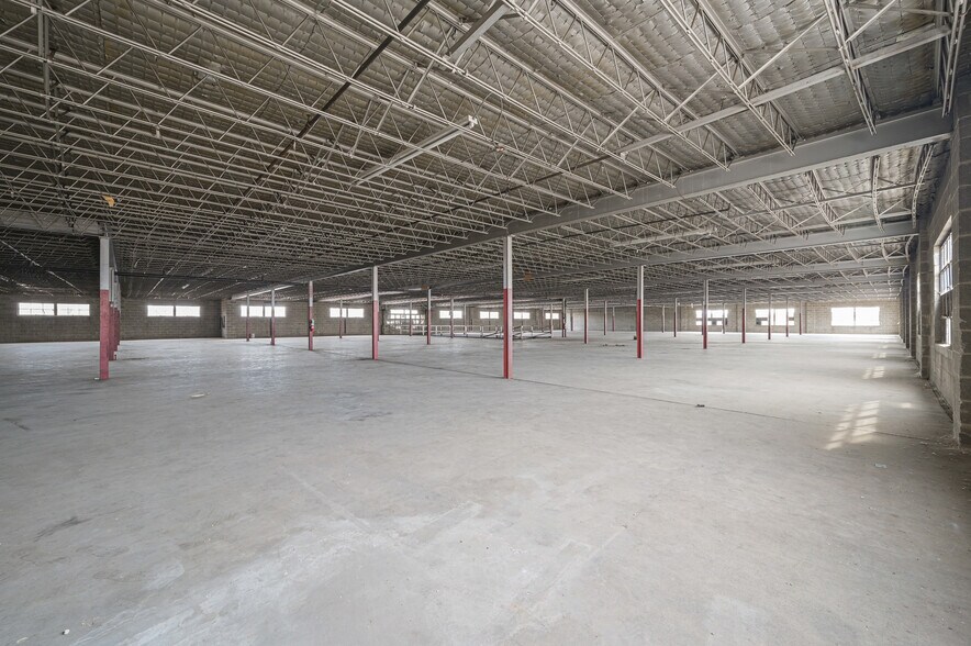 More Photos Of 1701 NW 5th St, Oklahoma City Warehouse For Sale