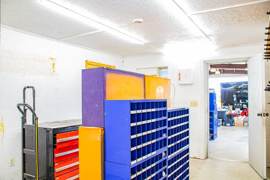 More Photos Of 33112 Rochen Rd, Waller Industrial For Sale