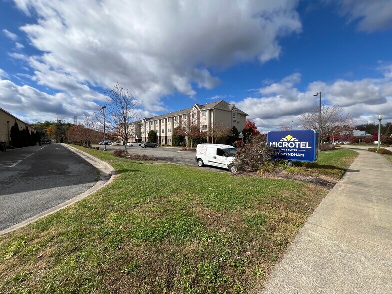 More Photos Of 139 Conference Center Way, Bridgeport General Retail For Lease