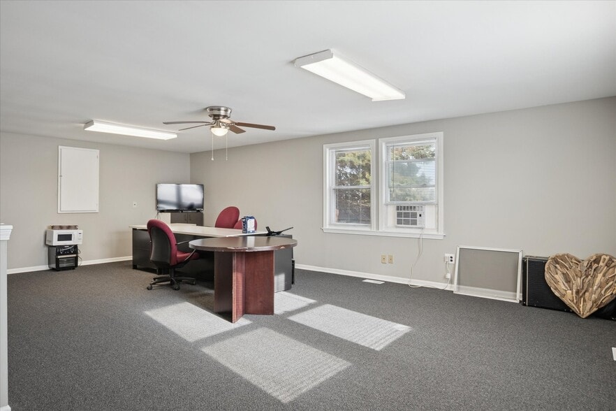 More Photos Of 36050 Goddard Rd, Romulus Auto Repair For Sale