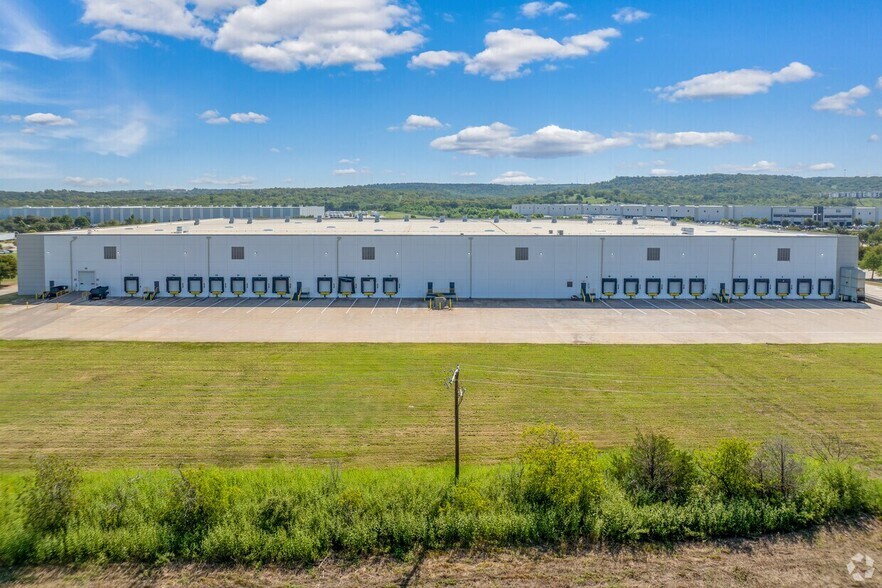 More Photos Of 4715 Mountain Creek Pky, Dallas Manufacturing For Sale