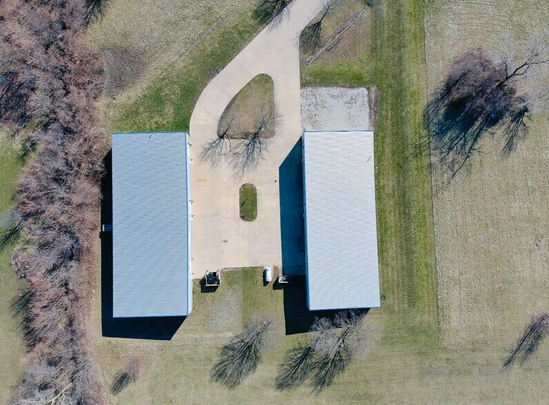 More Photos Of 3185 Grand Prix Dr, Decatur Industrial For Lease