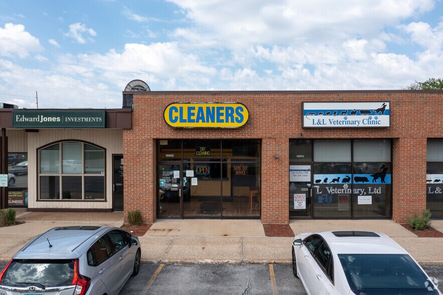 More Photos Of 3235-3345 Vollmer Rd, Flossmoor Unknown For Lease