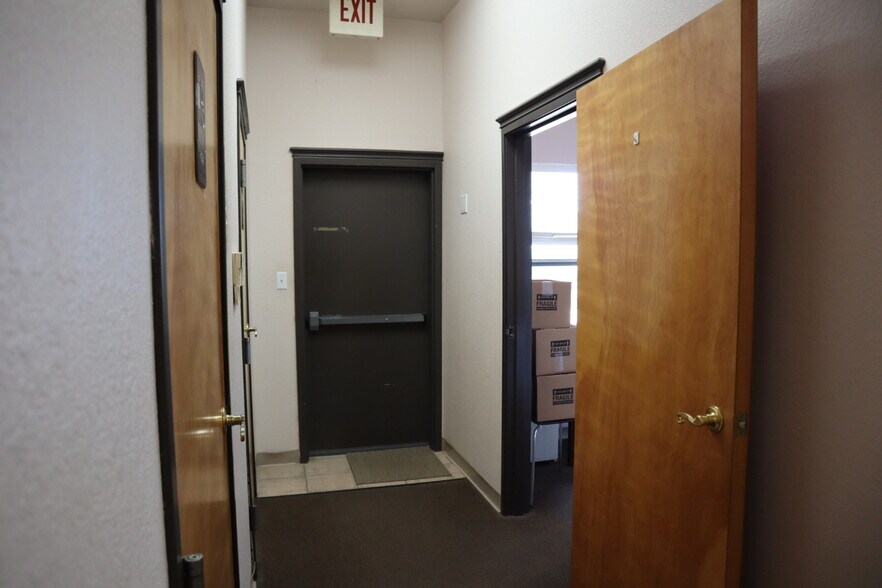 More Photos Of 1700 Ranch Road 620 S, Lakeway Storefront Retail Office For Sale