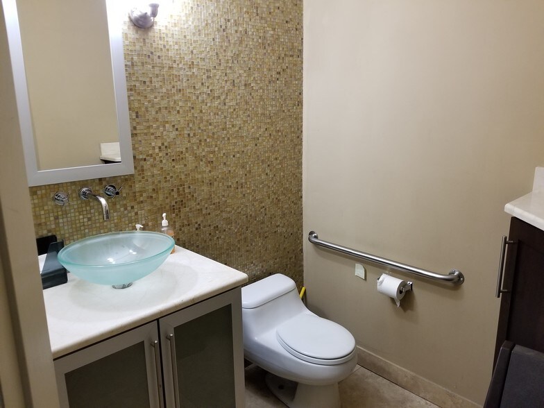 More Photos Of 1034 NW 57th St, Gainesville Medical For Lease