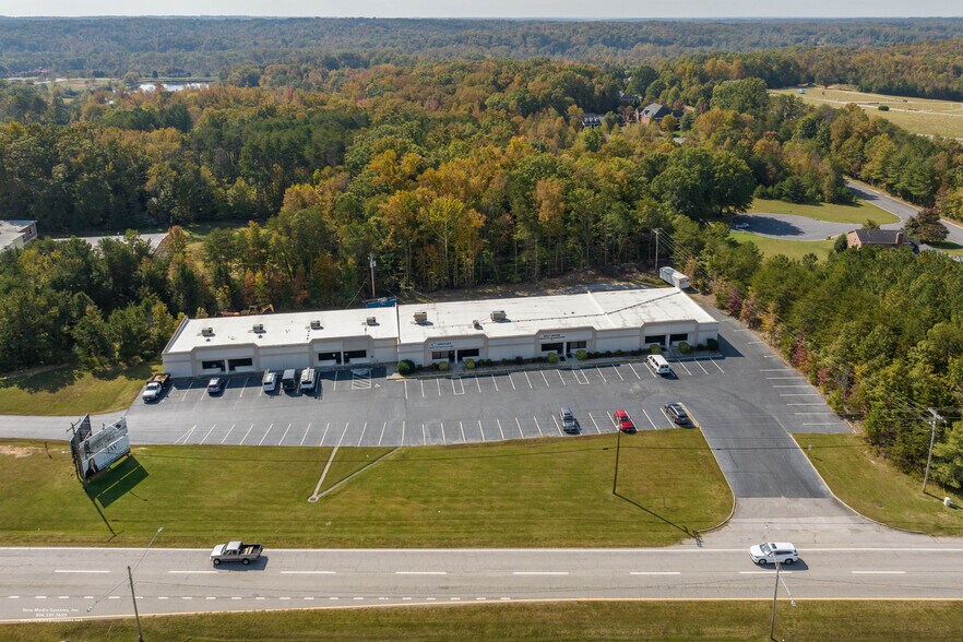 More Photos Of 4819-4829 Riverside Dr, Danville Office For Lease