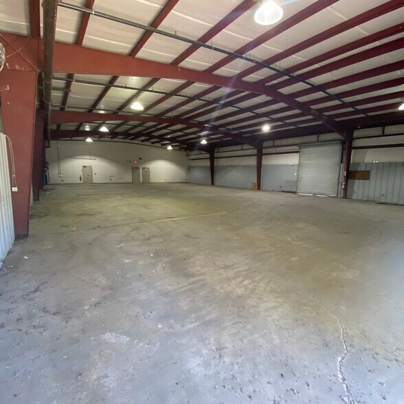 More Photos Of 100 Commerce Ct, Rincon Industrial For Lease
